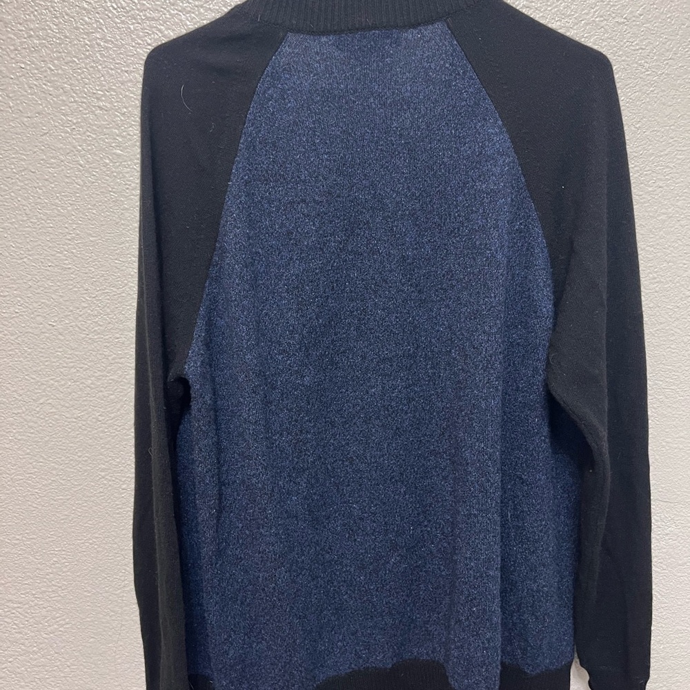Men's Black and Blue Zip-Up Cashmere Sweater - Picture 5 of 5